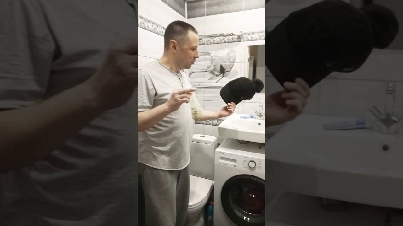 Стирать кепку в стиральной. Бейсболка в посудомоечной машине. Стирка Кепки в посудомоечной машине. Стирка Кепки в стиральной машине. Как постирать кепку в стиральной машине.