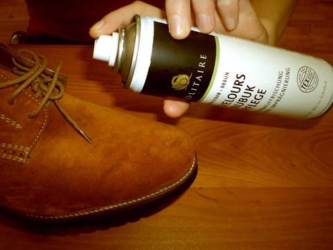 Как вернуть цвет и покрасить замшевую обувь в домашних условиях