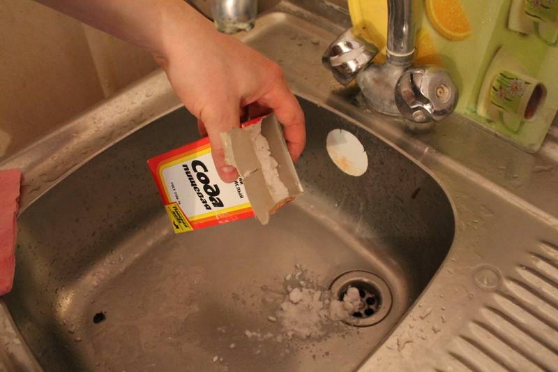 Как прочистить трубу и устранить засор в ванной в домашних условиях