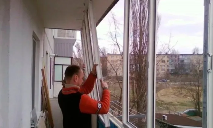 Как помыть окна на балконе снаружи: лучшие способы | онлайн-журнал о ремонте и дизайне