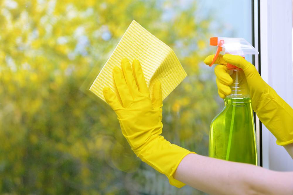 Как помыть окна без разводов- инструкции и домашние средства