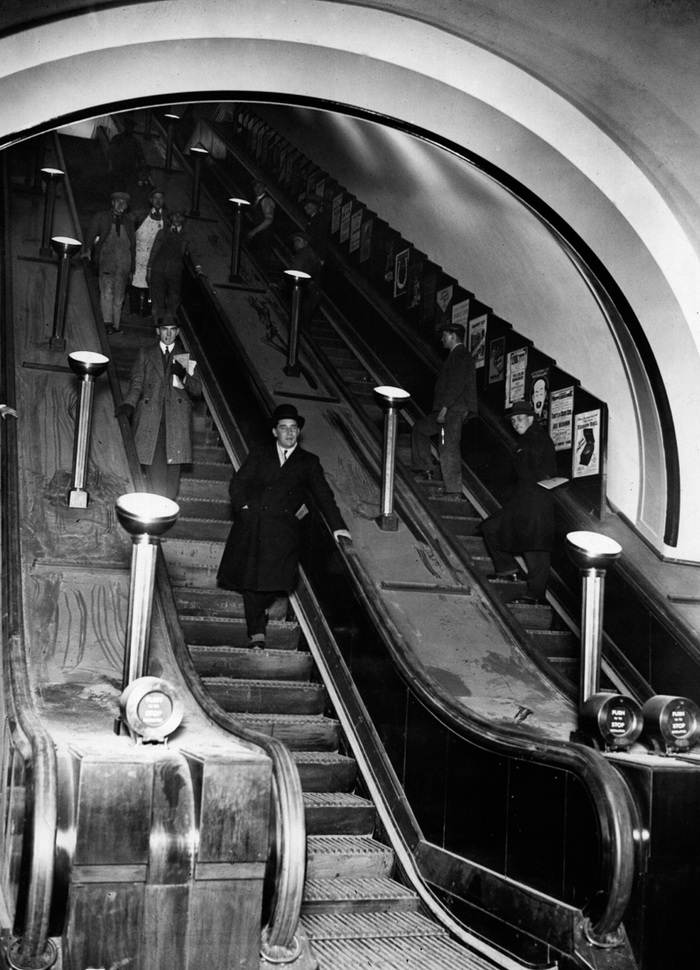 Где появилось первое метро в мире?
