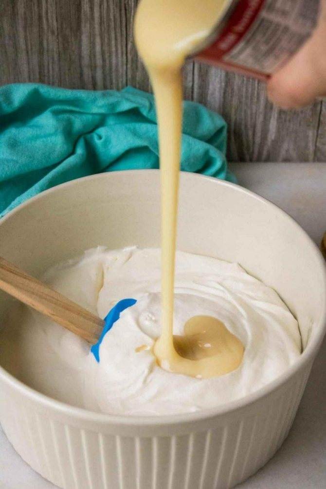 Как правильно приготовить сметанный крем для торта: секреты и рецепт приготовления