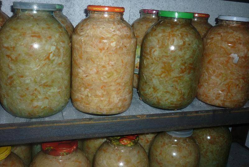 Срок хранения в холодильнике маринованной капусты домашнего приготовления — сколько хранится, что делать, чем опасно