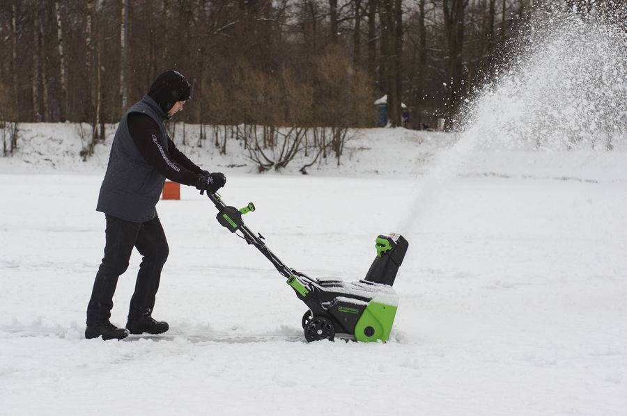 Снегоуборщики greenworks или снегоуборщики al-ko — какие лучше