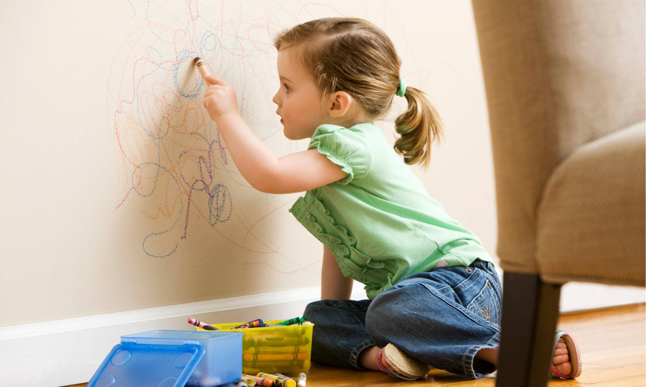 Как выбрать обои для рисования в детскую на стену: маркер или мел, что лучше: советы и идеи +видео