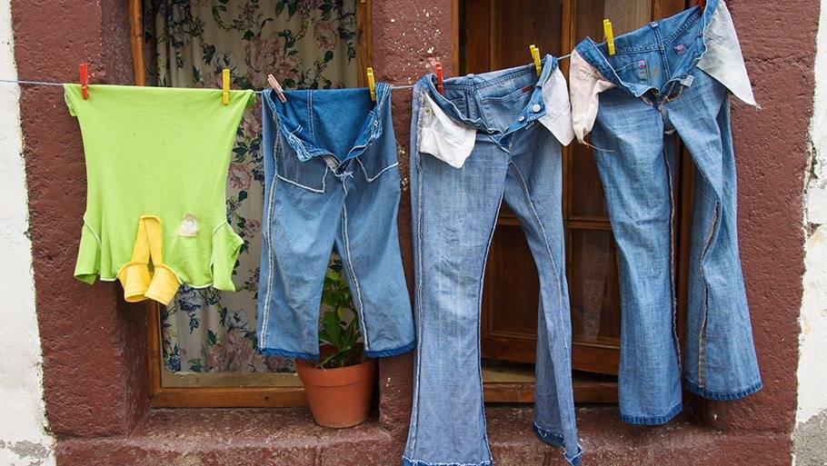 Как быстро высушить одежду (куртку, кофту) после стирки в домашних условиях