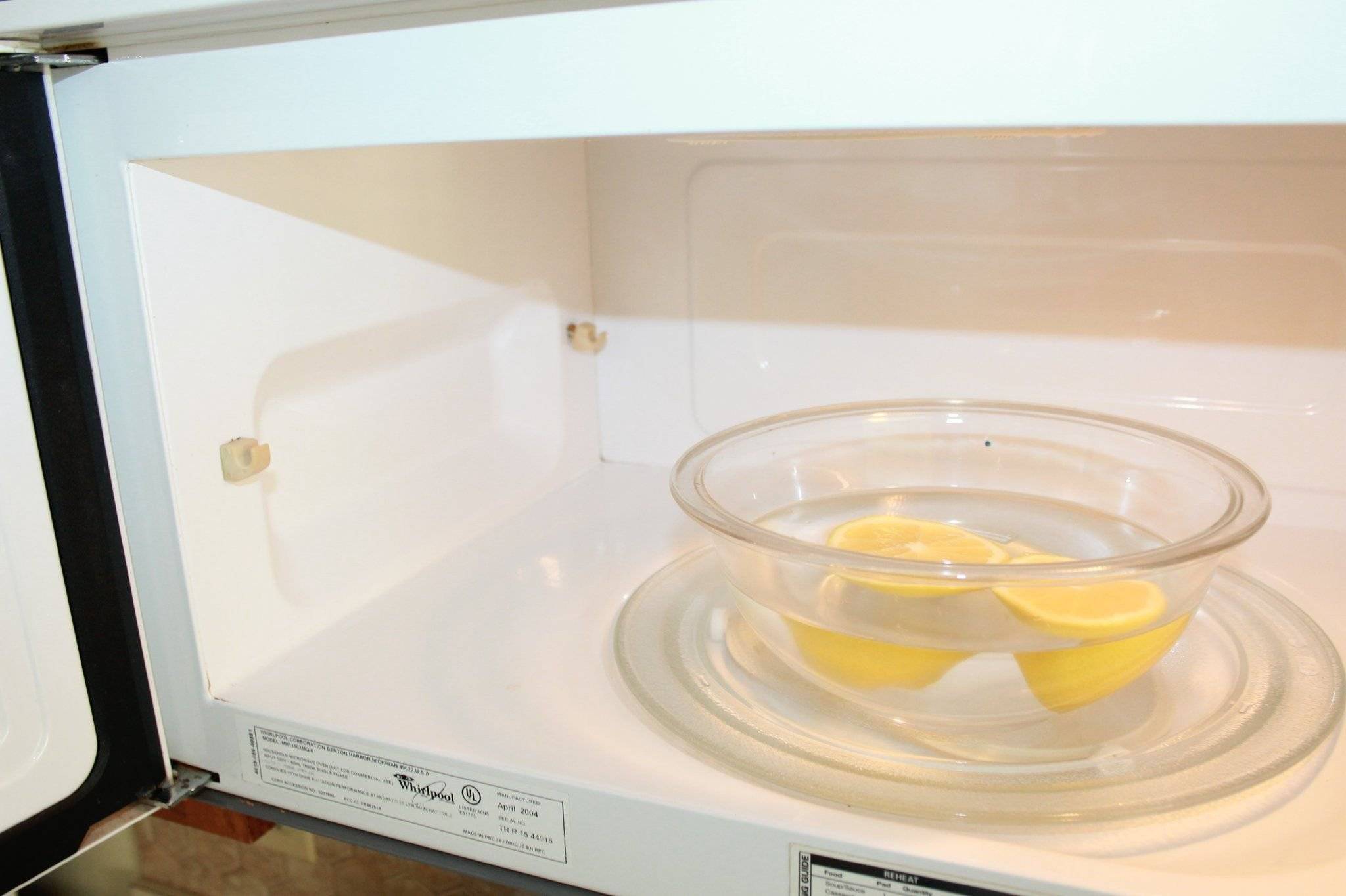 Как почистить микроволновку лимоном: как отмыть печь от жира внутри с помощью цитрусового фрукта, его кислоты и эфирного масла в домашних условиях?дача эксперт