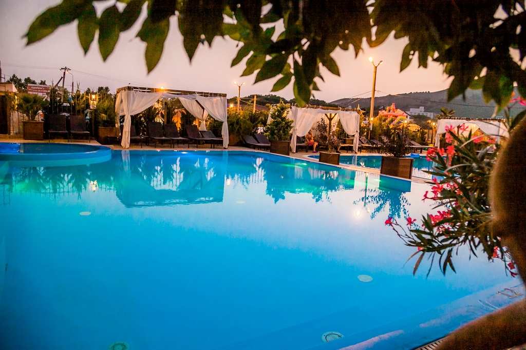 10 лучших отелей анапы с теплым бассейном