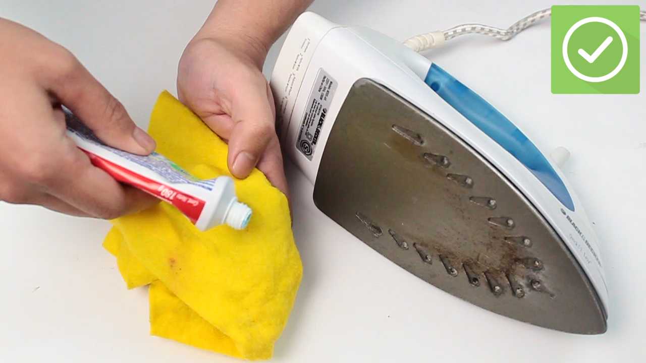 Как и чем почистить утюг от пригоревшей ткани в домашних условиях