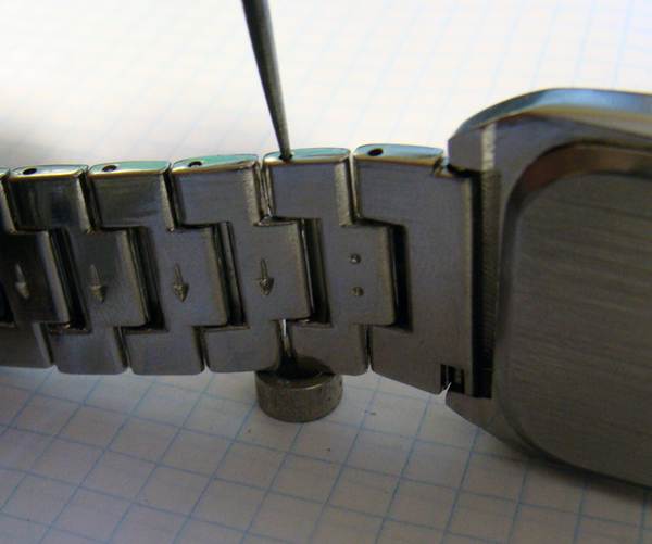 Как укоротить, уменьшить браслет на мужских и женских часах металлический, керамический, браслет-резинку самостоятельно: способы. как снять звено с браслета часов?