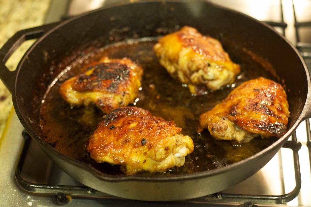 Куриные бедра на сковороде по рецепту с фото