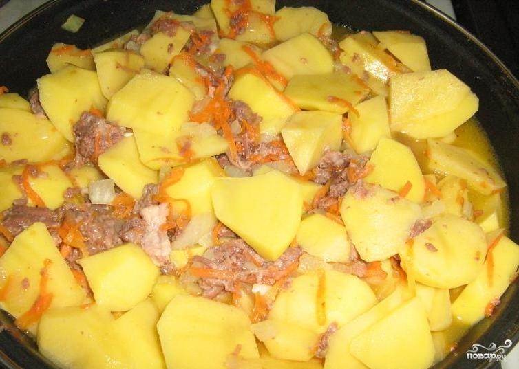 Картошка с тушенкой рецепт в кастрюле пошаговый с фото