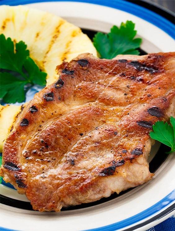 Как жарить отбивные из свинины на сковороде. 10 вкусных рецептов