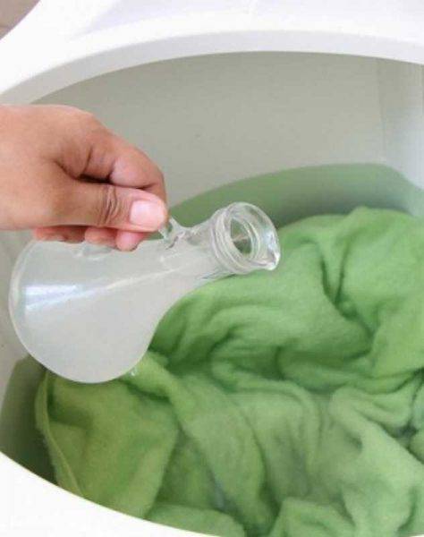 Куда уходит свежесть: как избавиться от запаха в шкафу с одеждой