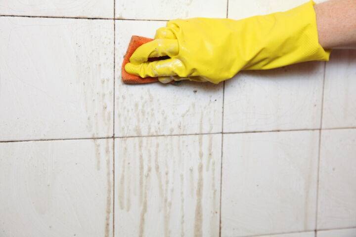 Чем почистить швы между плиткой на кухне на полу и стенах, как обновить затирку