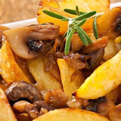 Жареная картошка с грибами — 6 рецептов приготовления