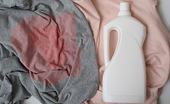 Средства по уходу за одеждой, чтобы освежить и восстановить цвет чёрным и цветным тканям в домашних условиях
