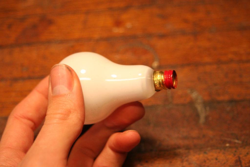 Как покрасить лампочку: 7 простых решений