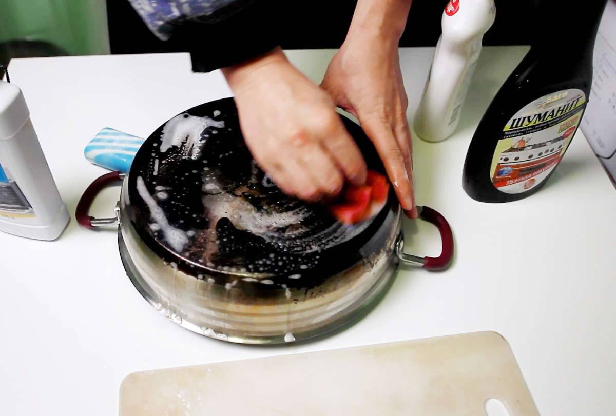 Как очистить пригоревшую эмалированную кастрюлю от нагара