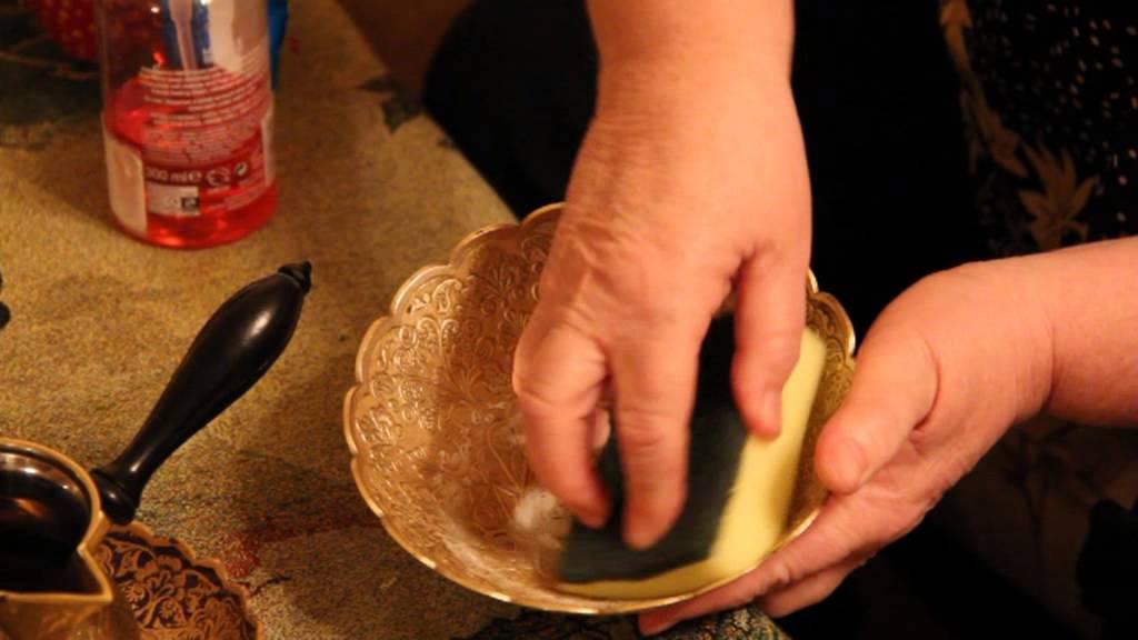 Как почистить индийскую металлическую вазу с эмалью. чем чистить латунь в домашних условиях: проверенные способы. что делать, если ничего не помогает