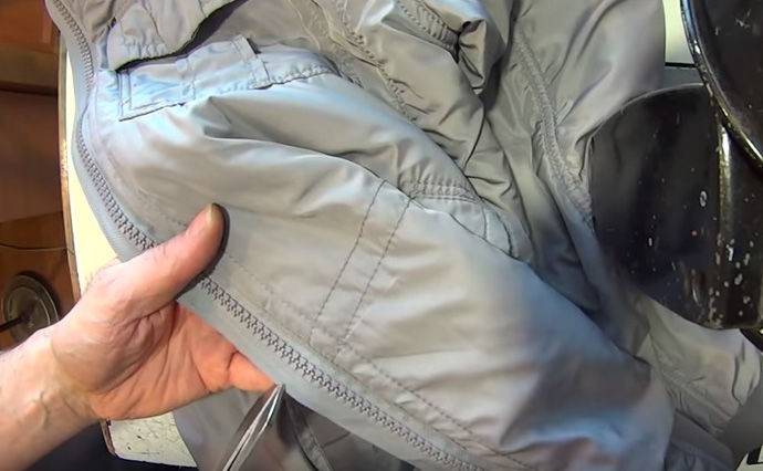 Как зашить дырку на болоньевой куртке незаметно