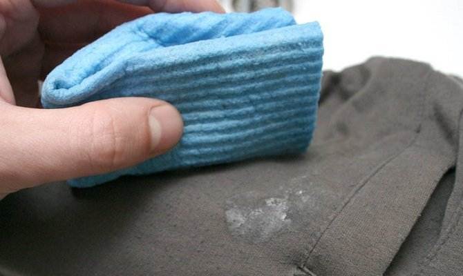 Как убрать супер клей с джинс в домашних условиях: эффективные способы очистки