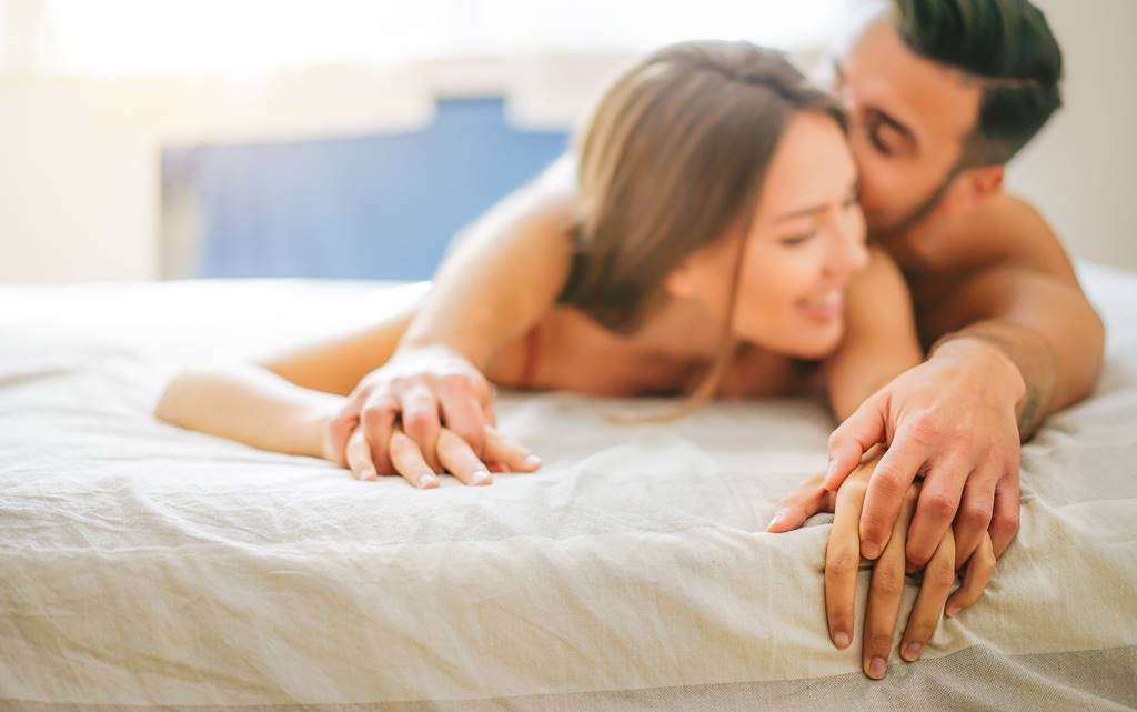 10 способов ненавязчиво соблазнить собственного мужа в домашних условиях