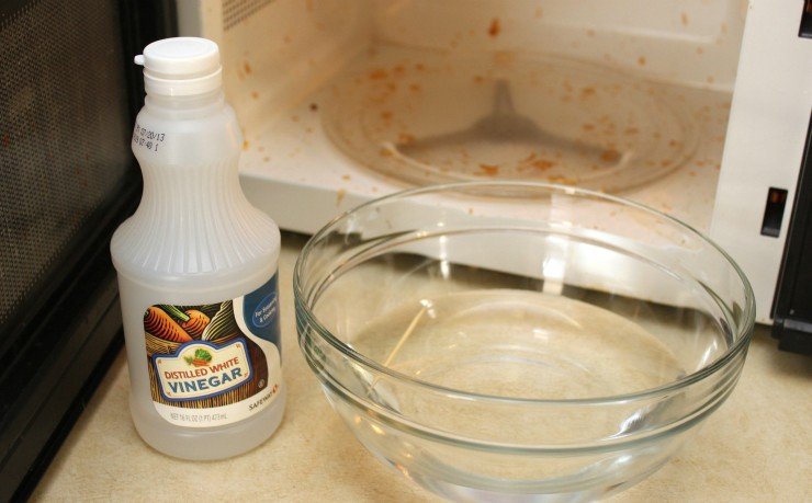 Как почистить микроволновку с помощью уксуса и соды