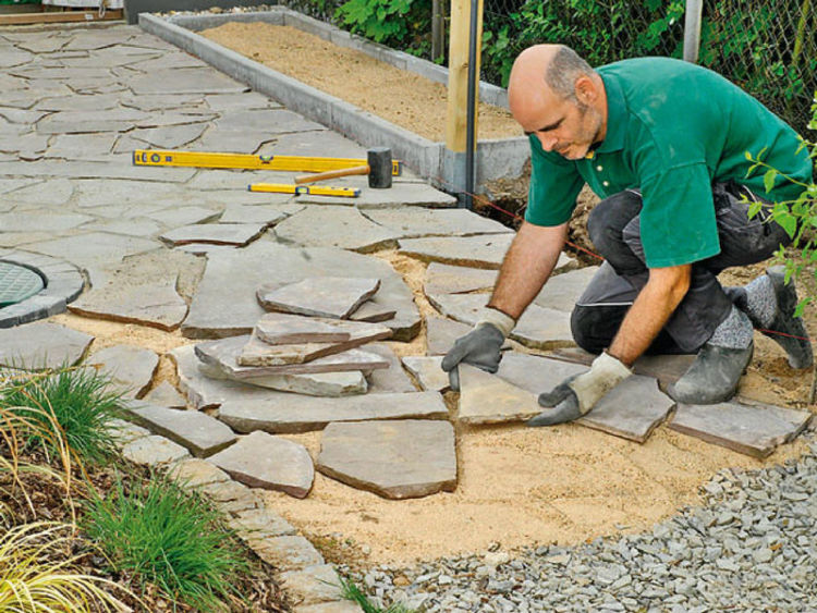 Дорожки на даче из плитняка своими руками: как сделать долговечные тропинки в саду | housedb.ru