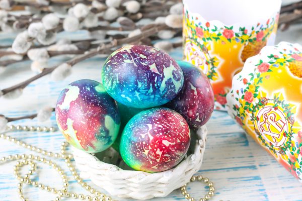 Как и чем красить яйца на пасху 2022 в домашних условиях — 30 способов крашеных яиц и украшений