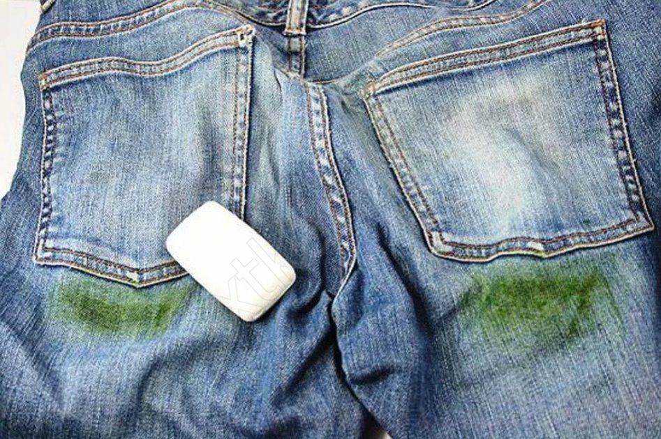 Чем и как быстро отстирать пятна краски с джинсов в домашних условиях?