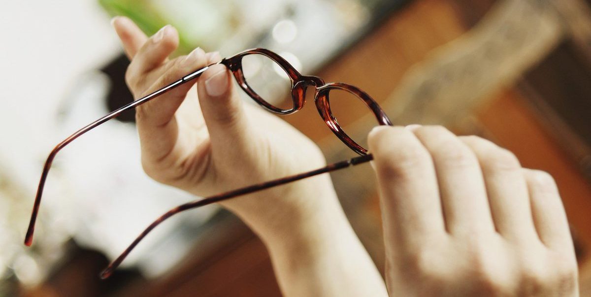 7 специальных средств по уходу за очками. рекомендации офтальмолога | оптик сити | дзен