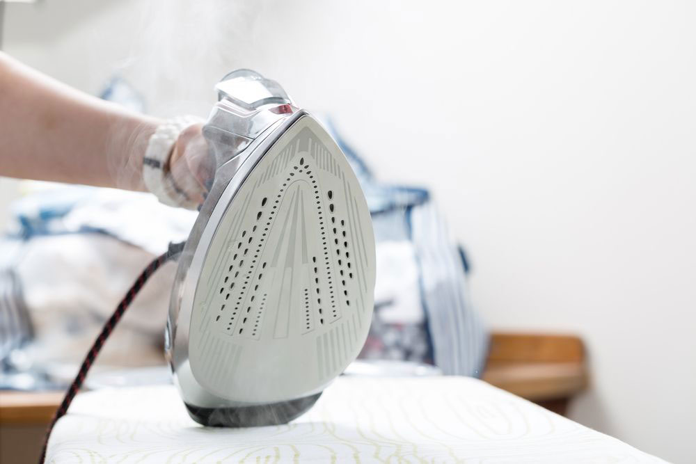 Как почистить утюг от накипи внутри в домашних условиях: быстрые и простые методы
