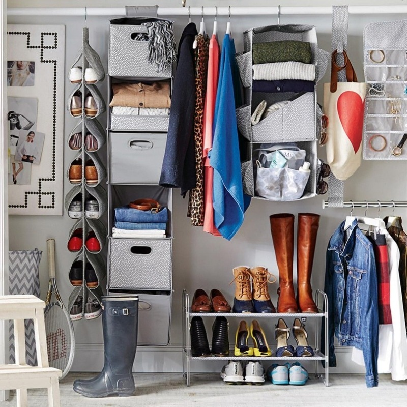 Хранение вещей в шкафу: идеи организации порядка гардероба
