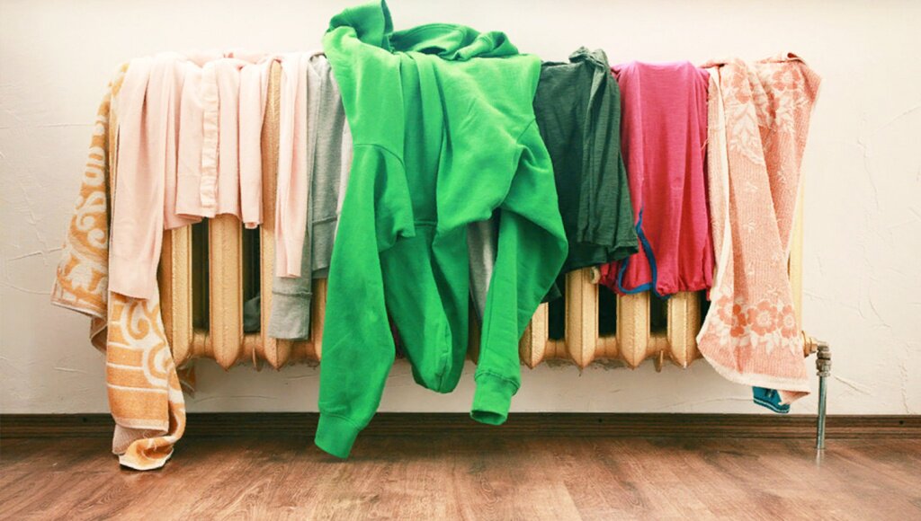 Как быстро высушить одежду после стирки