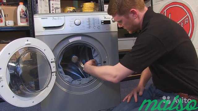 Как остановить стиральную машину во время стирки и открыть дверь