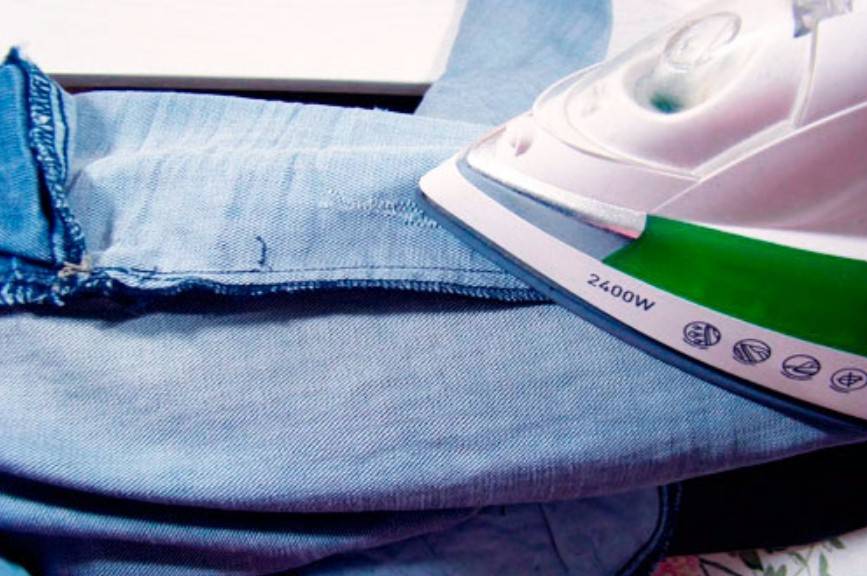 Как гладить джинсы после стирки по всем правилам