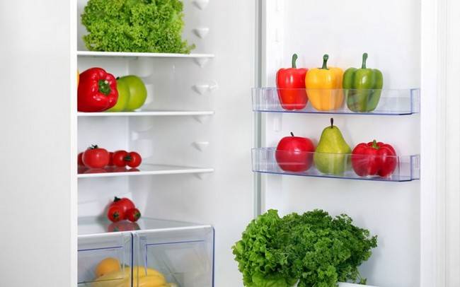 Как хранить свежую зелень в холодильнике и как долго она останется свежей в пакете, бумаге, контейнере, стеклянной банке, морозилке