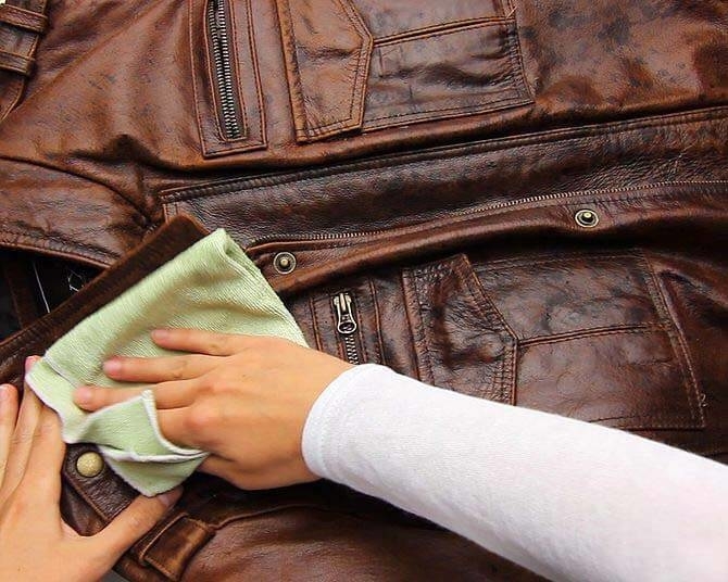 Как в домашних условиях чистить кожаные куртки разных цветов