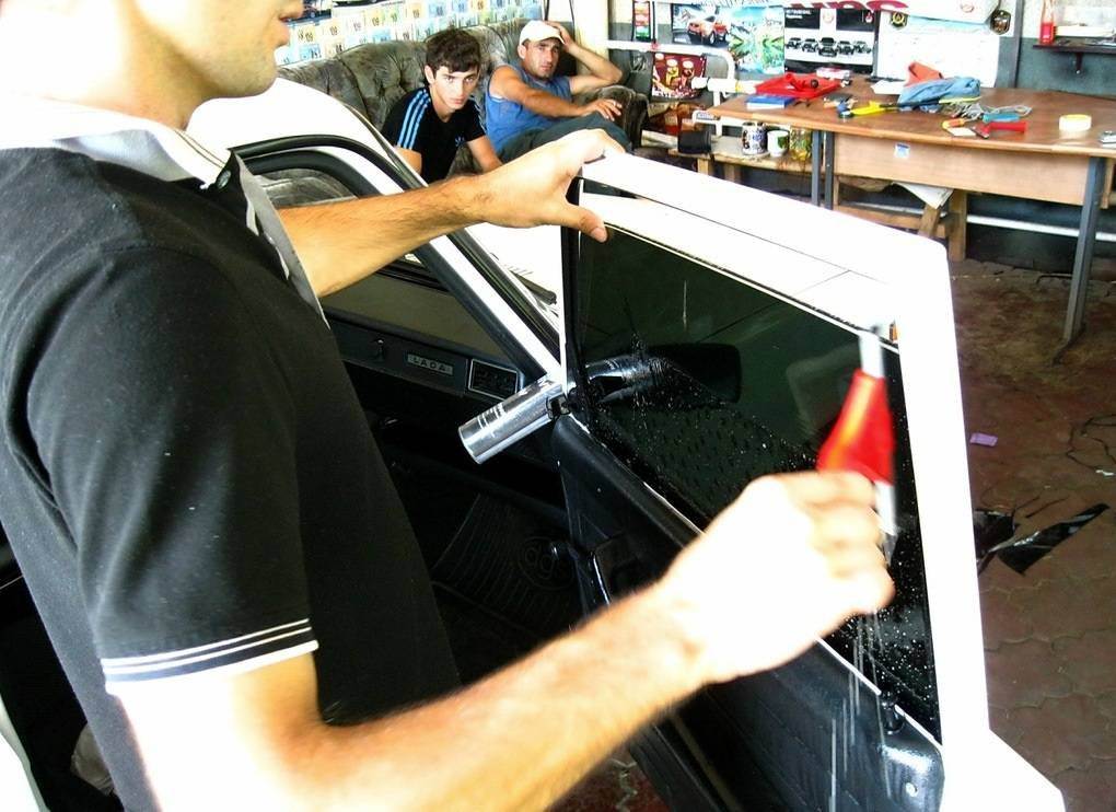 Тонировка стекол автомобиля своими руками