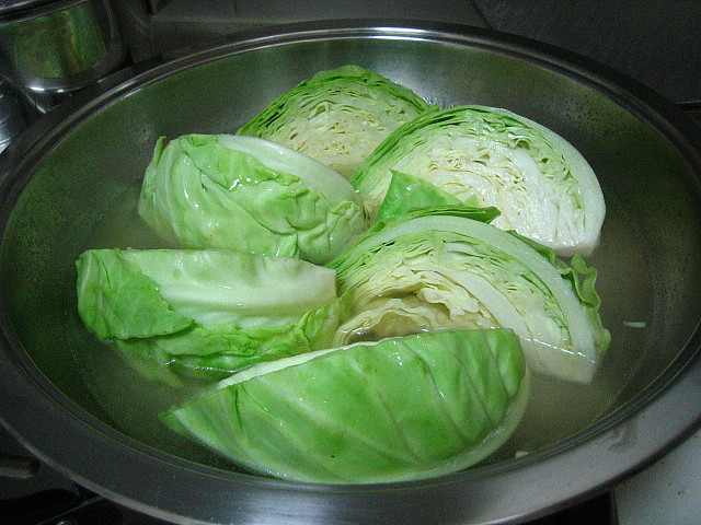 Замороженная белокочанная капуста: можно ли морозить, рецепты из овоща