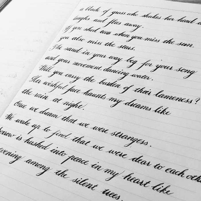 Каллиграфия: как научиться красиво писать, даже если у вас плохой почерк