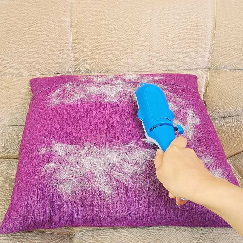 Перчатка резиновая и другие способы избавиться от шерсти в доме: чистим мягкую мебель и ковры
