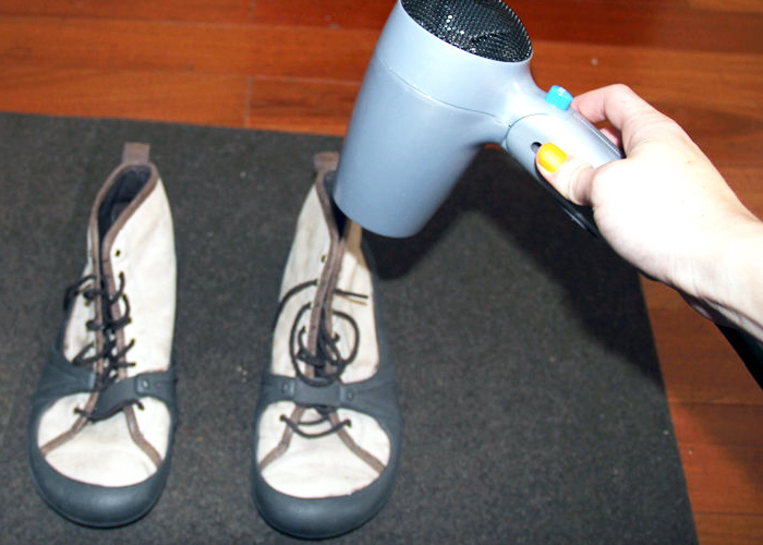 Как быстро и правильно высушить кроссовки в домашних условиях: правила сушки, безопасные методы