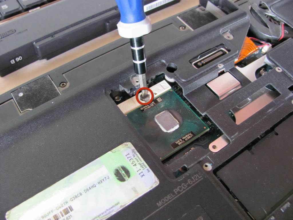 Как разобрать ноутбук sony vaio svf152, почистить его и заменить термопасту?