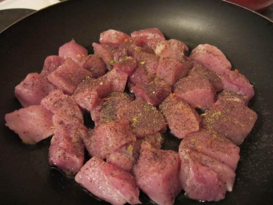 Как вкусно пожарить свинину на сковороде кусочками, рецепты
