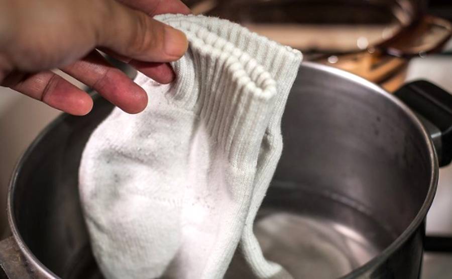 Как отстирать белые носки от грязи до белоснежности – способы