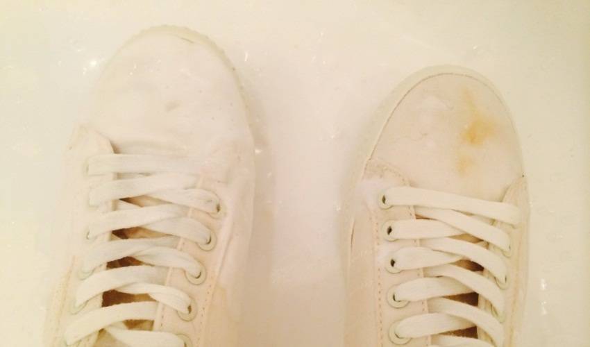Как отмыть и отбелить белые кроссовки - 15 средств, которые работают