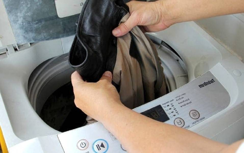 Как постирать кожаную сумку: надёжные методы очищения кожаных сумок